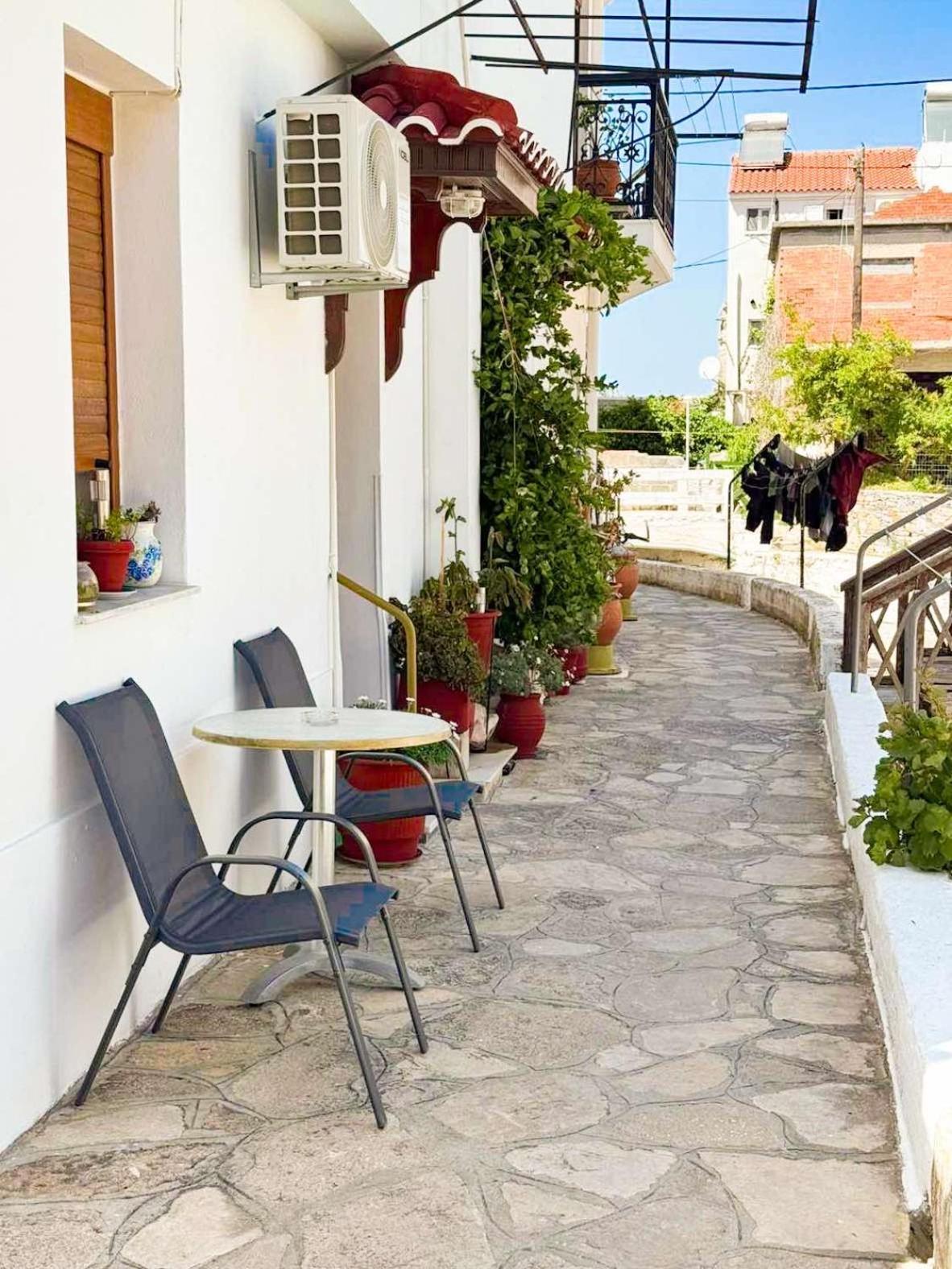 Miltiadis Apartments Kokkari Bagian luar foto