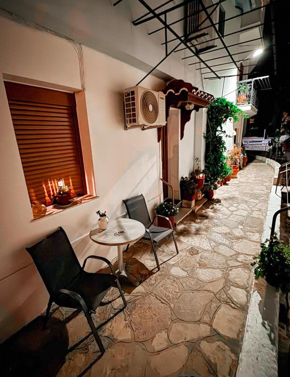 Miltiadis Apartments Kokkari Bagian luar foto
